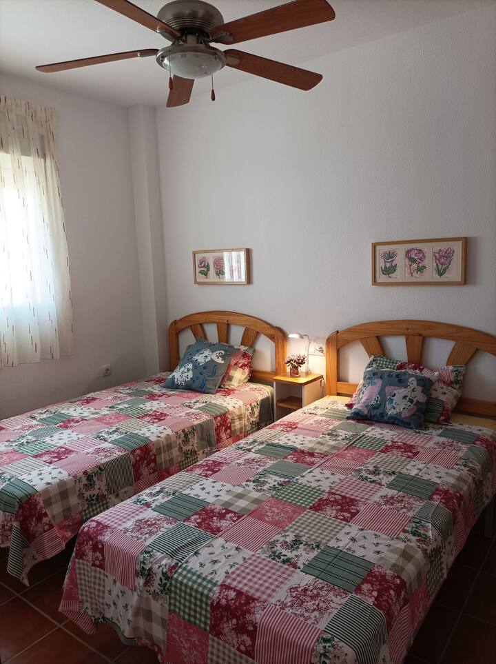 Dormitorio 2/Спална соба 2