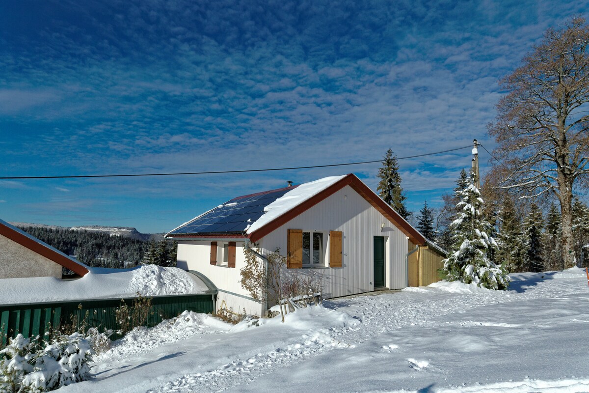 Successful Airbnb property: Superb view, close to nature, quiet in Les Rousses
