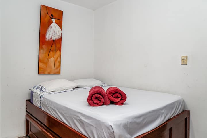 Kangaroo bed, i.e. double bed and single bed downstairs; blankets, towels, closet and minisplit (Cold and hot)