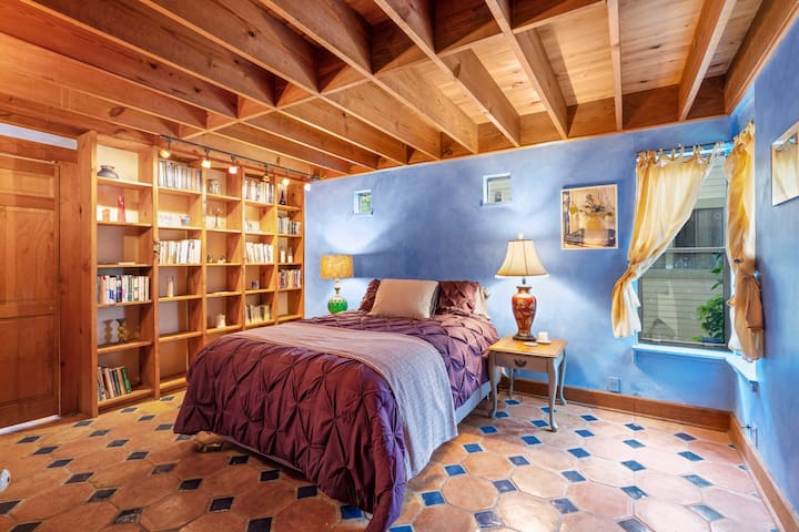 Fun House, Fantastic Location, Jacuzzi, Vid Games gallery image 3