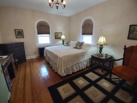 Connellsville Bed and Breakfast - Irish Room