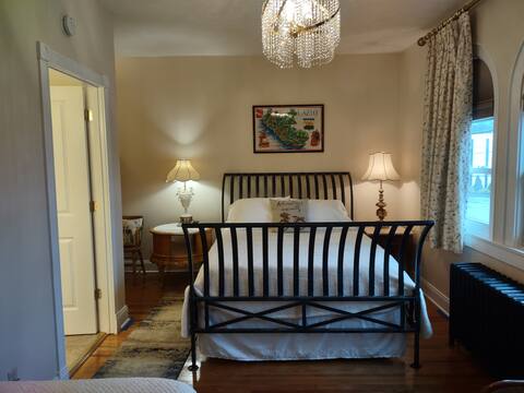 Connellsville Bed and Breakfast - Italian Room
