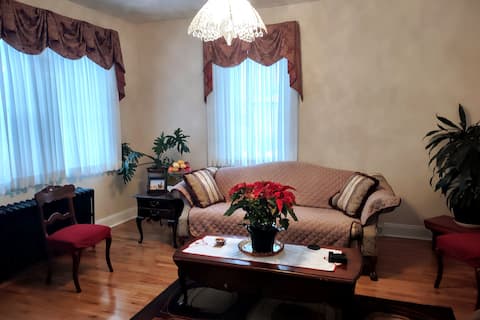 Connellsville Bed and Breakfast - French Room