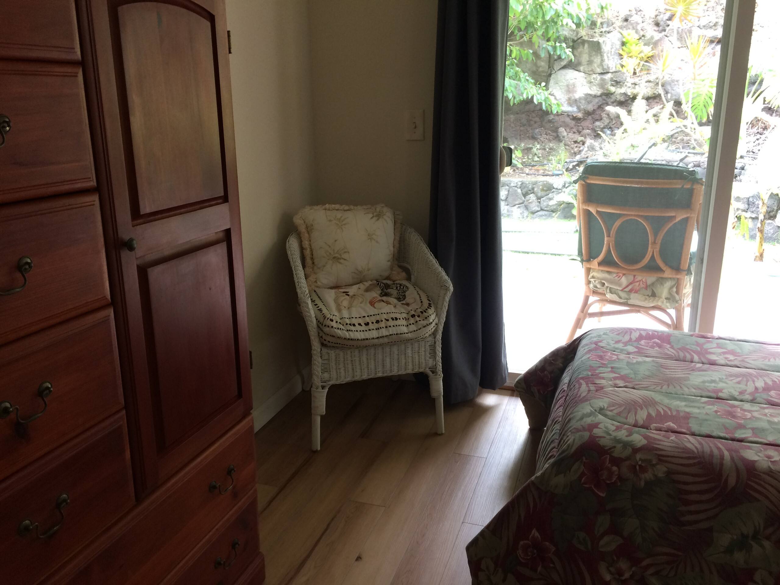 Home in Naalehu · ★5.0 · 3 bedrooms · 4 beds · 1.5 private baths - Image 9