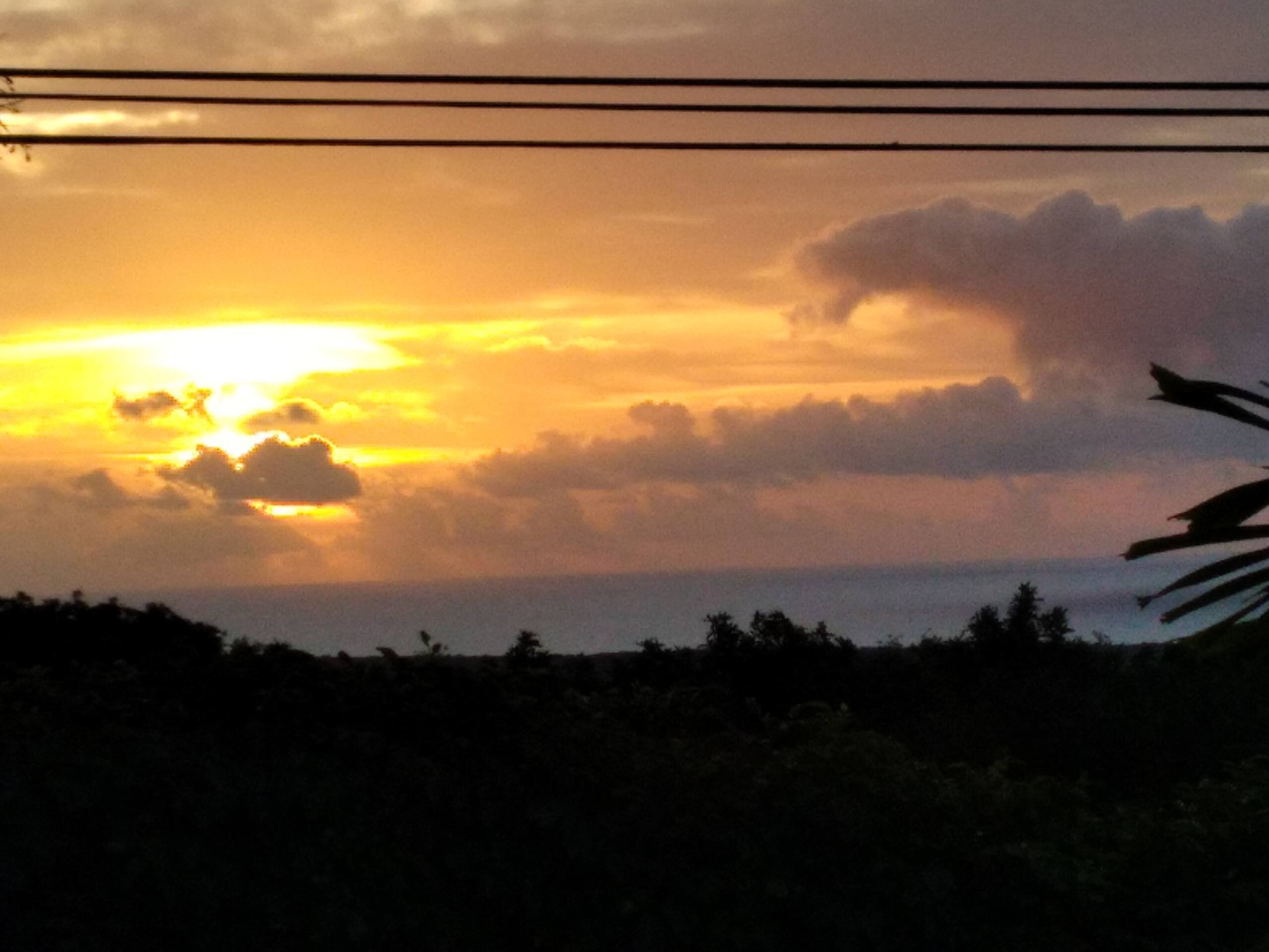 Home in Naalehu · ★5.0 · 3 bedrooms · 4 beds · 1.5 private baths - Image 25