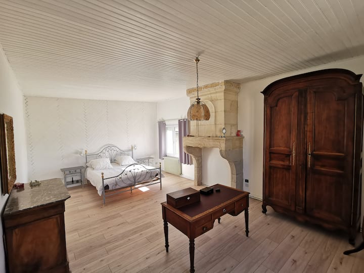 Dhomë gjumi me 160 krevat
Dhomë prej 30 m2
