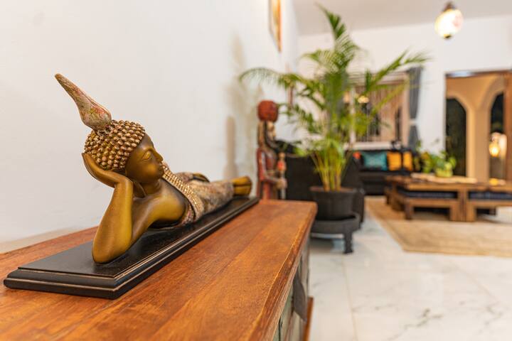 Living room image 3