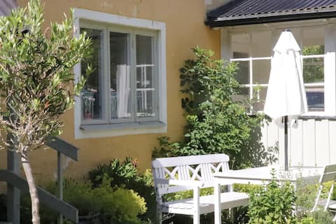 Warmly welcome to Thea’s cottage.