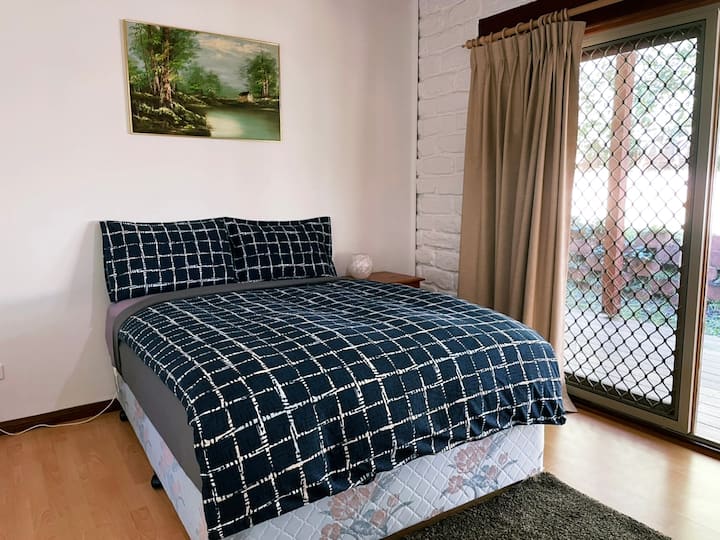 Downstairs bedroom N0.1.