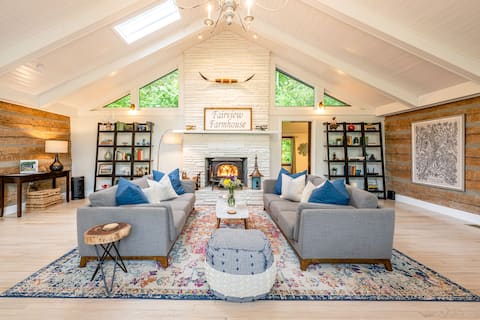 Popular Airbnb listing: Luxury Farmhouse on 5 Acres with Creek and Pond in Fairview