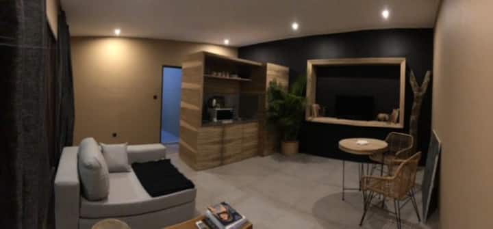 Villa Autonome De 45 M2 Avec Un Petit Jardin Clos. - Abidjan