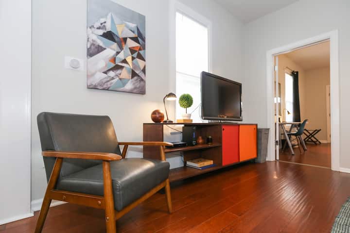 Downtown | Hot Tub | Big Backyard | Pet Friendly - Colorado Springs