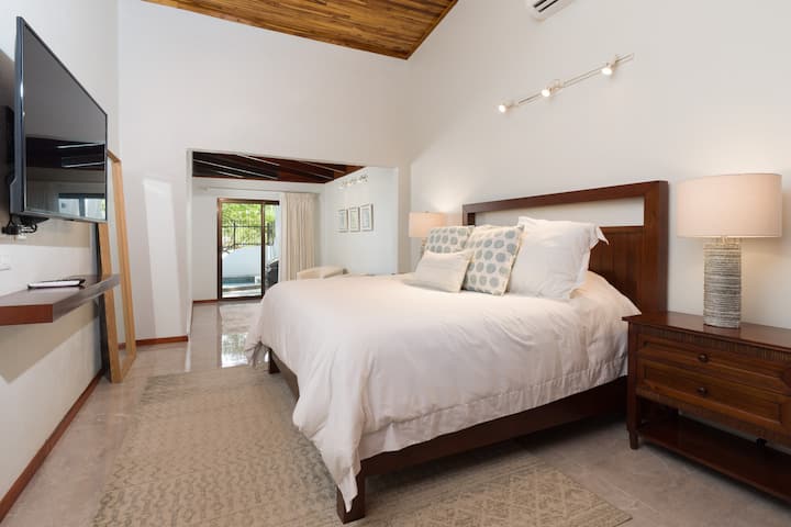 Casa Woodbine提供4间设备齐全的卧室，可满足您的所有需求