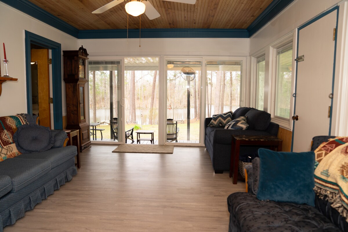 Zonnekamer met open uitzicht op Lake 