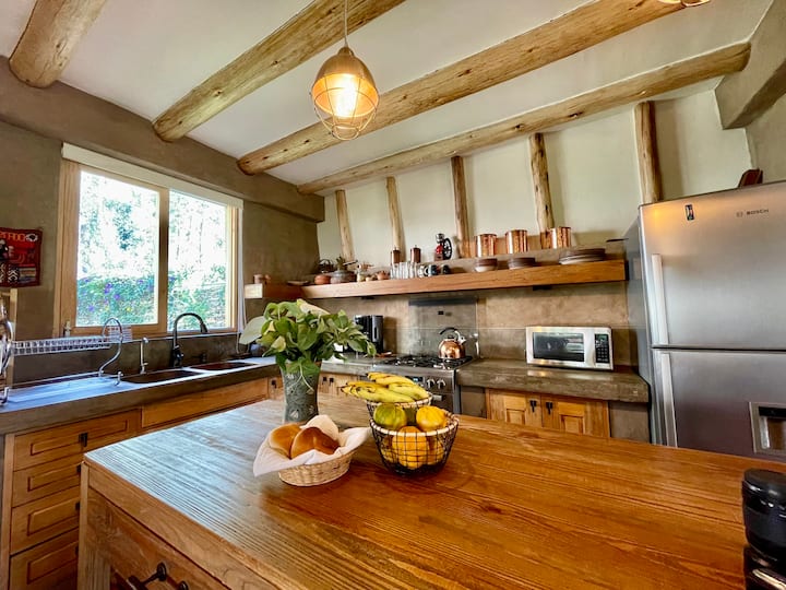 Moon Home - A Stylish Luxurious Cottage!