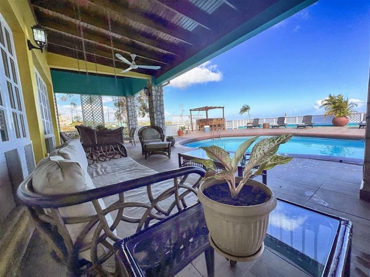 Villa Isabella Discovery Bay Villas for Rent in Discovery Bay