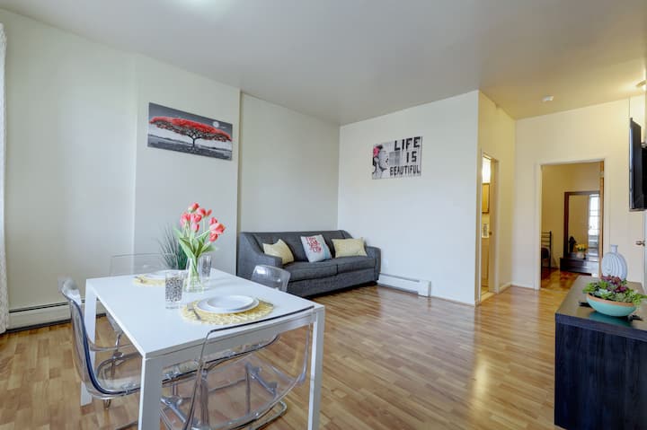Bright One Bedroom 5 Min To Nyc Walk To Path Wifi - Jersey City, NJ