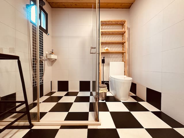 1 全新推出 西門MRT +西門紅樓+台北車站 適合8-16位 gallery image 4