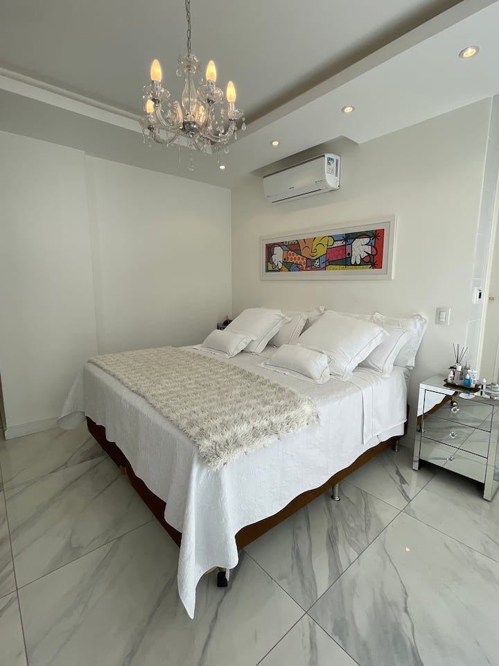 加大双人床主套房
Lencois mmartan 
Ar Conded 12,000 BTU