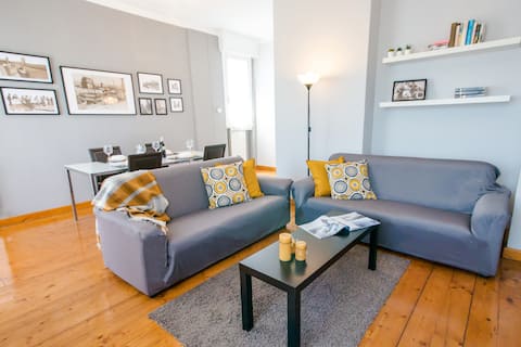 Stylish large apt with A/C, free parking & bikes