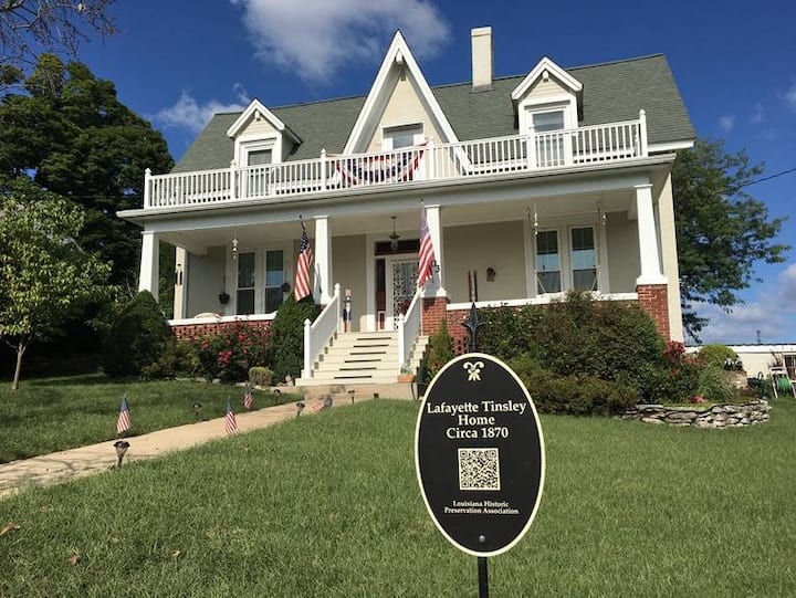 Lovely Bed & Breakfast above the Mississippi River Bed and breakfasts