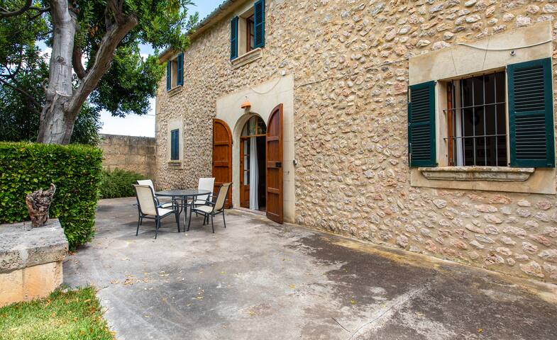 Old Farm Villa gallery image 4