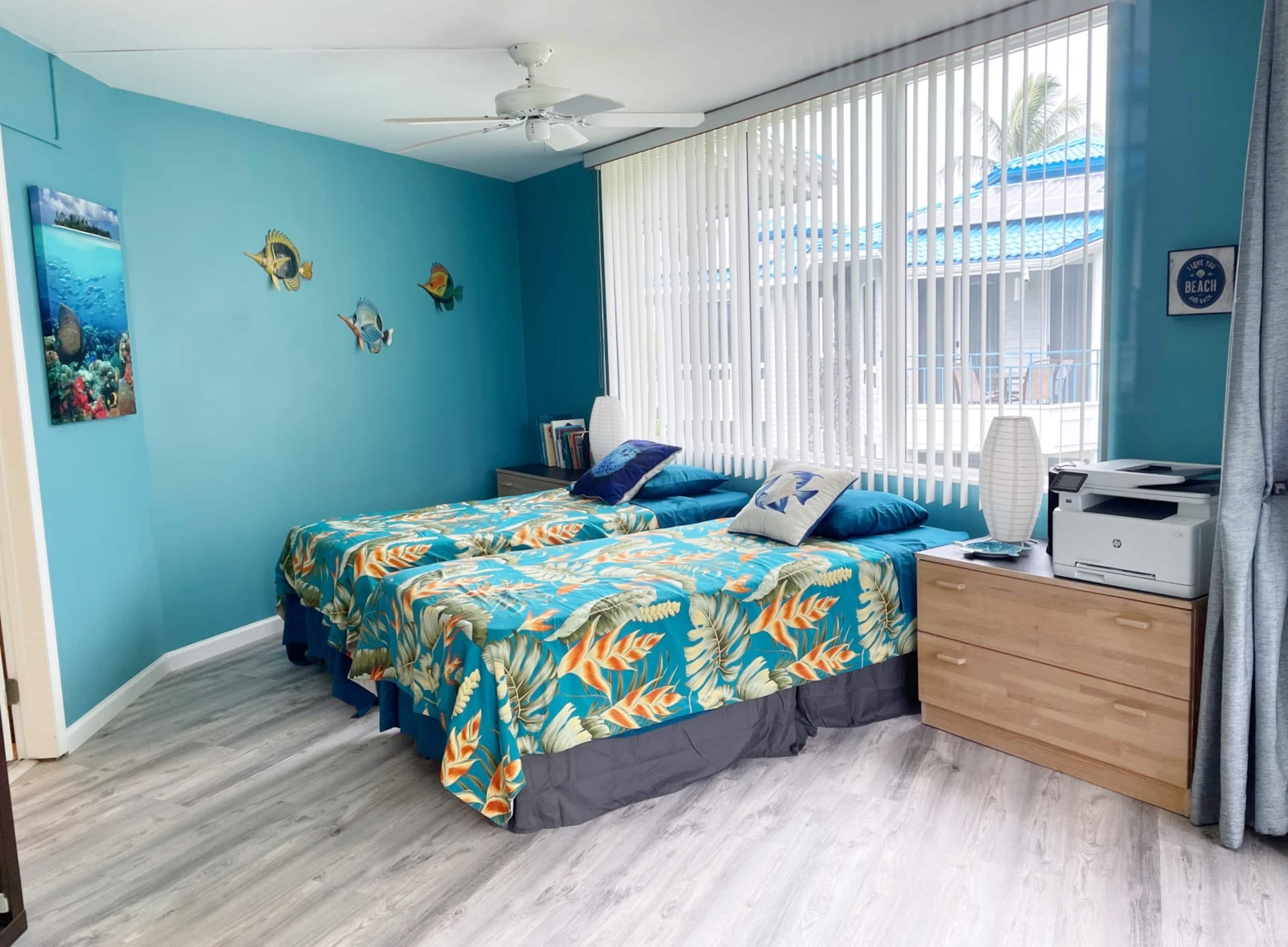 Condo in Kailua-Kona · ★4.88 · 2 bedrooms · 4 beds · 2.5 baths - Image 18