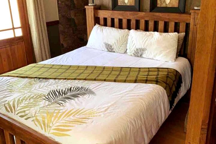 Marnas Private Self Catering @ 55 (The Cottage) gallery image 4