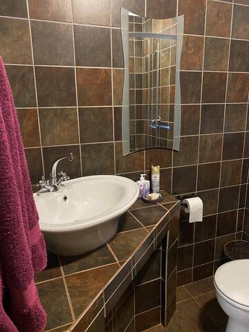 Marnas Private Self Catering @ 55 (The Cottage) gallery image 5