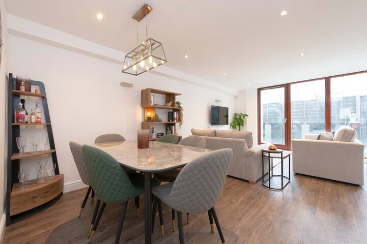 Lovely 3 bedroom duplex in Aldgate gallery image 2