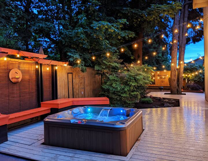 Lightfilled Midcentury modern home in the PNW Houses for Rent in