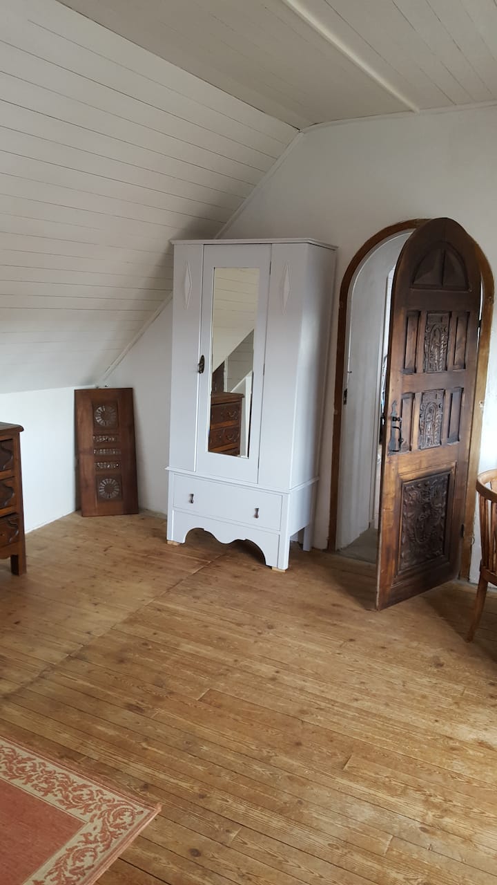 Bedroom upstairs. Bedroom upstairs.