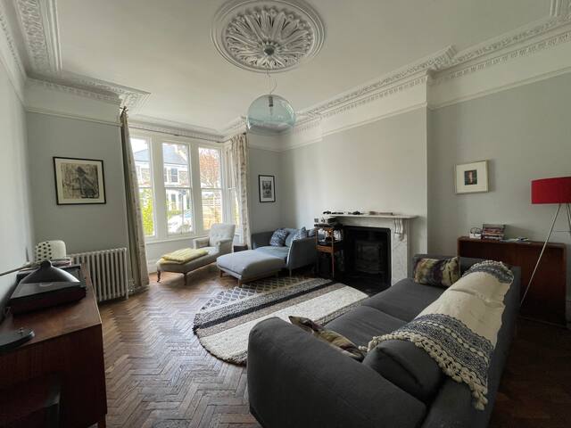 Large 5 bed Victorian family house & big garden. gallery image 4