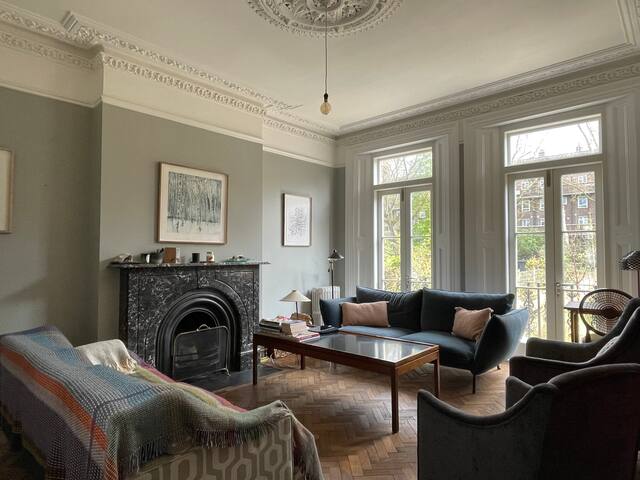 Large 5 bed Victorian family house & big garden. gallery image 3