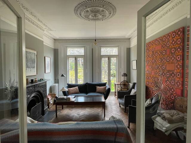 Large 5 bed Victorian family house & big garden.