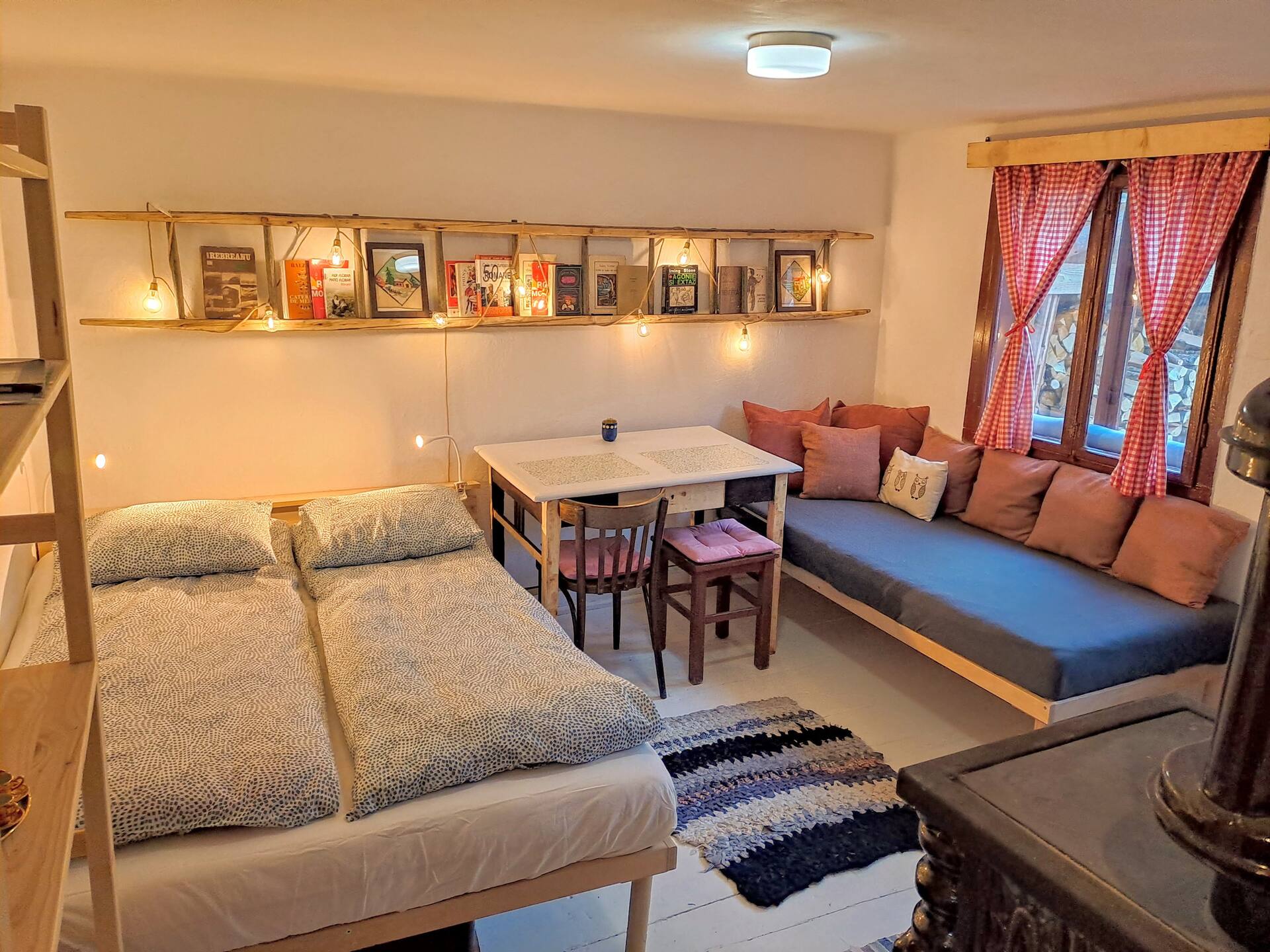 Grandmother’s Room - Casa Petri Rosia Montana