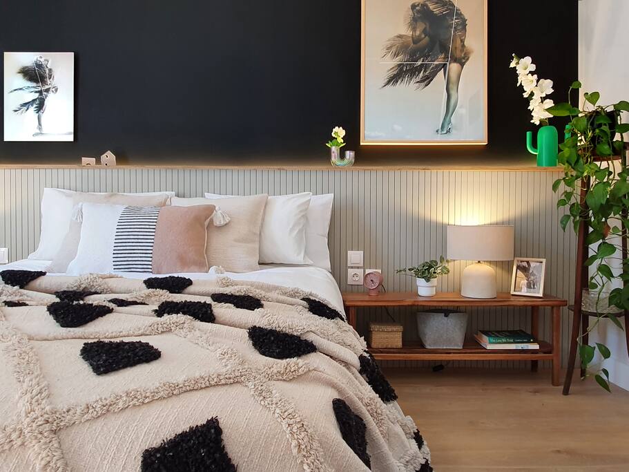 Artistic Apartment Next to the Acropolis I