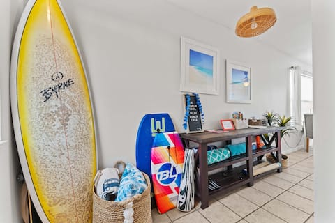Breezy Retreat!Walk to Beach!Bikes!Near Mayo too!