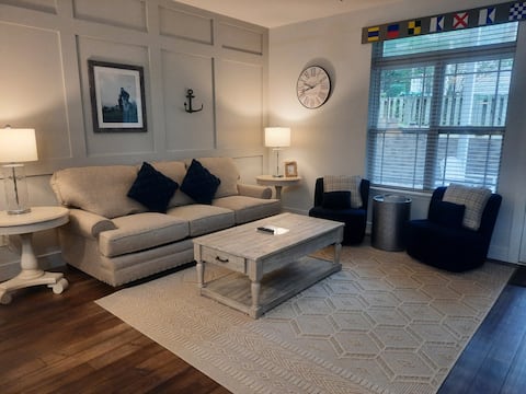103- Beautifully Updated 1 bedroom w/Patio