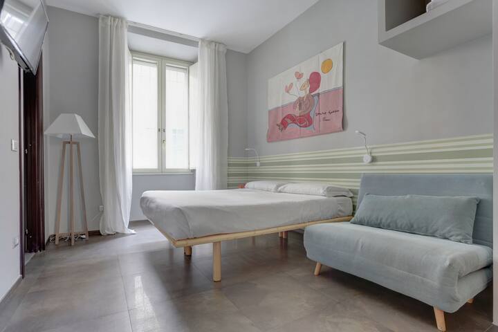 Group apt (3 bedrooms 3 bathrooms) near Colosseum gallery image 3