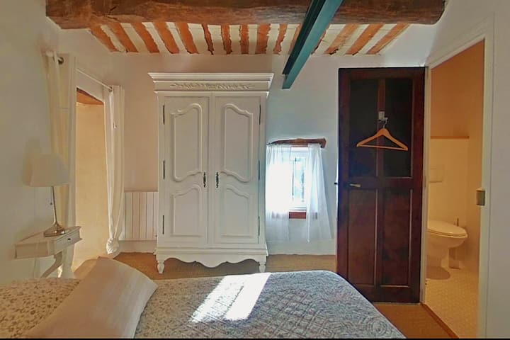 Spavaća soba i tuš-kada