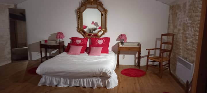 საოჯახო საწოლი 160 ორი 90 საწოლითა და საგარდერობო ოთახით