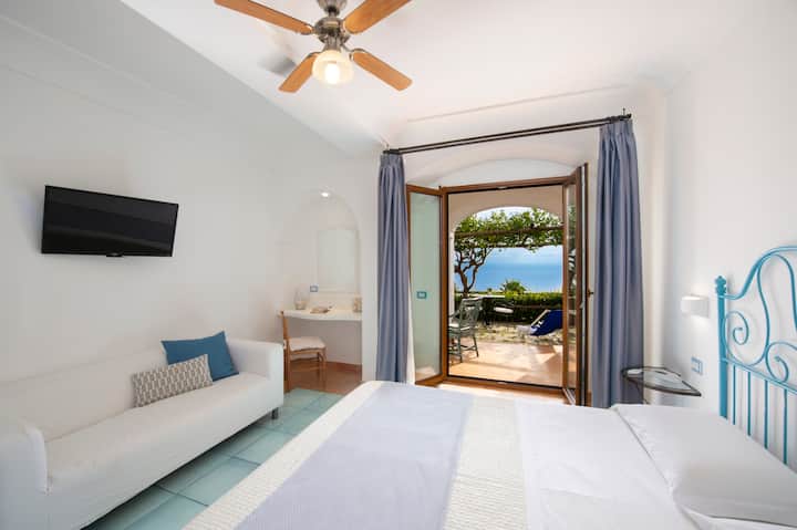 Maresca Hotel ~ Deluxe Room Patio Sea View BnB - Praiano, Italia