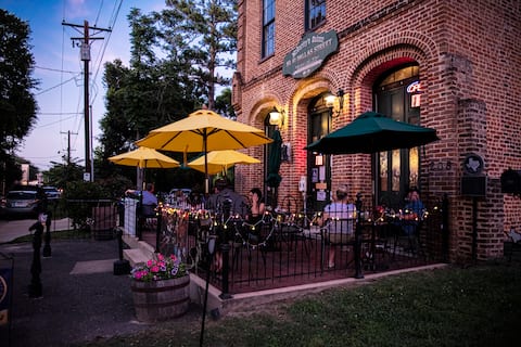 McGarity's Upstairs Inn (Entire unit is yours)