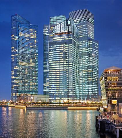 HIGH-LIVING 2 BR in CENTRE OF CITY, ORCHARD gallery image 2