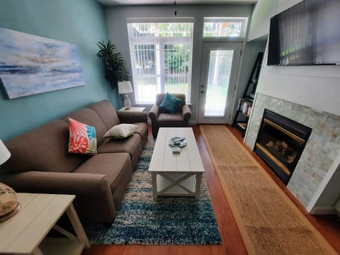 107- One Bedroom Suite w/ Lake View from Patio