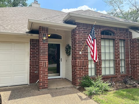 RENOVATED!!/Quiet/Great Location/3 Bed 2 Bath