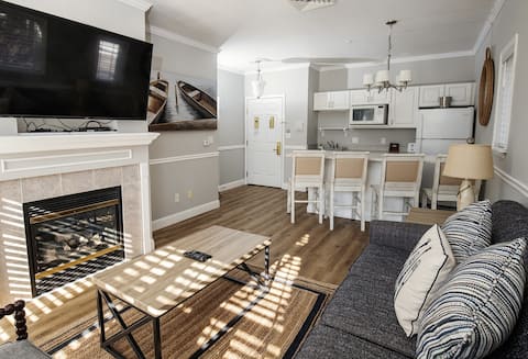 201- Beautifully Renovated One Bedroom Condo Suite