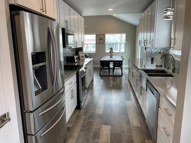 Mission Beach Family & Friends Getaway gallery image 3