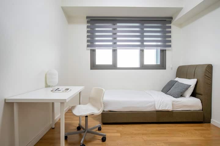 Private single room.  Come over and stay with us.